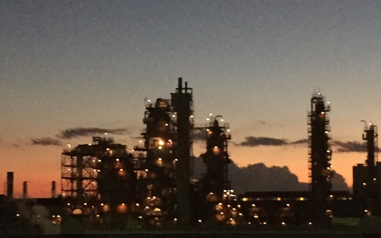 プラントの巨大なタンク